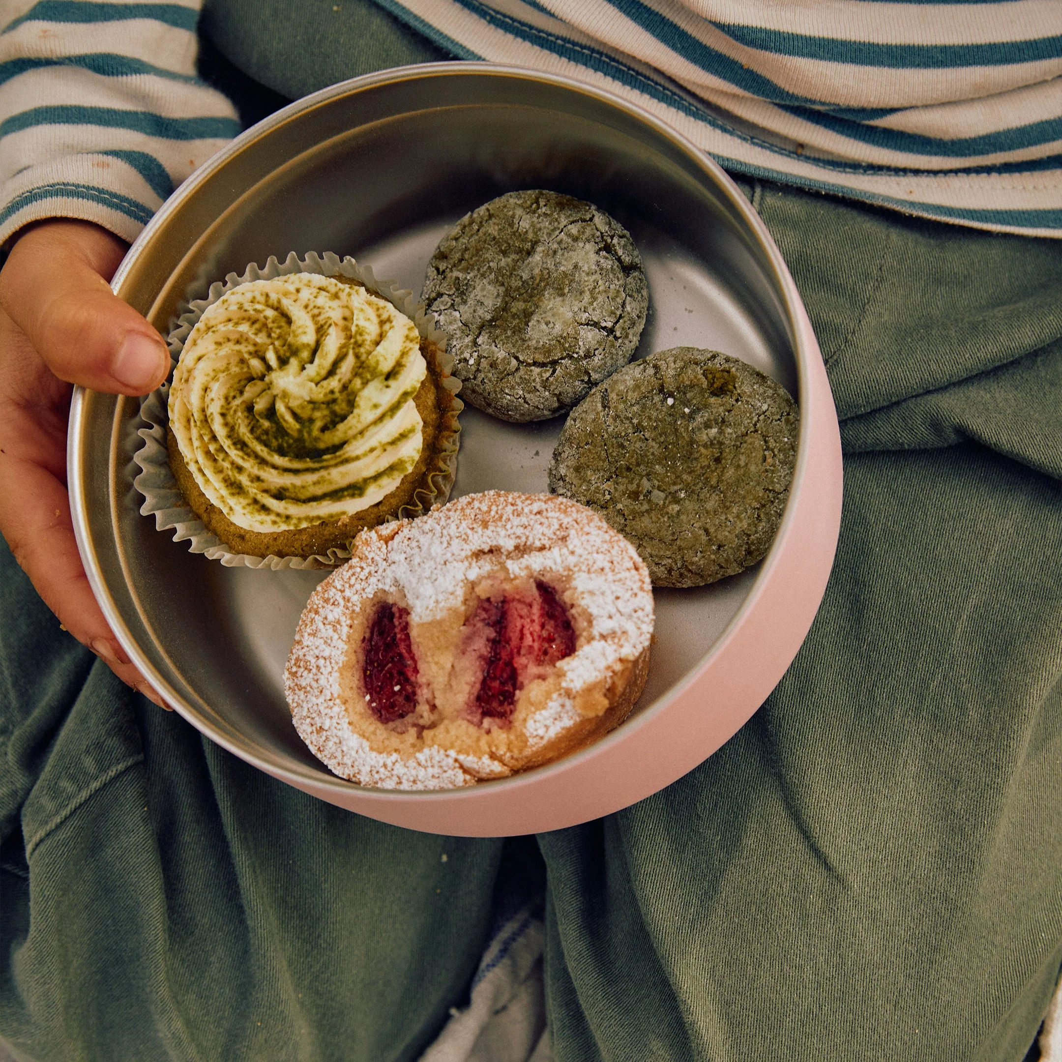 Stainless Steel Bowl with Glass Lid - 1,500ml - Image 11