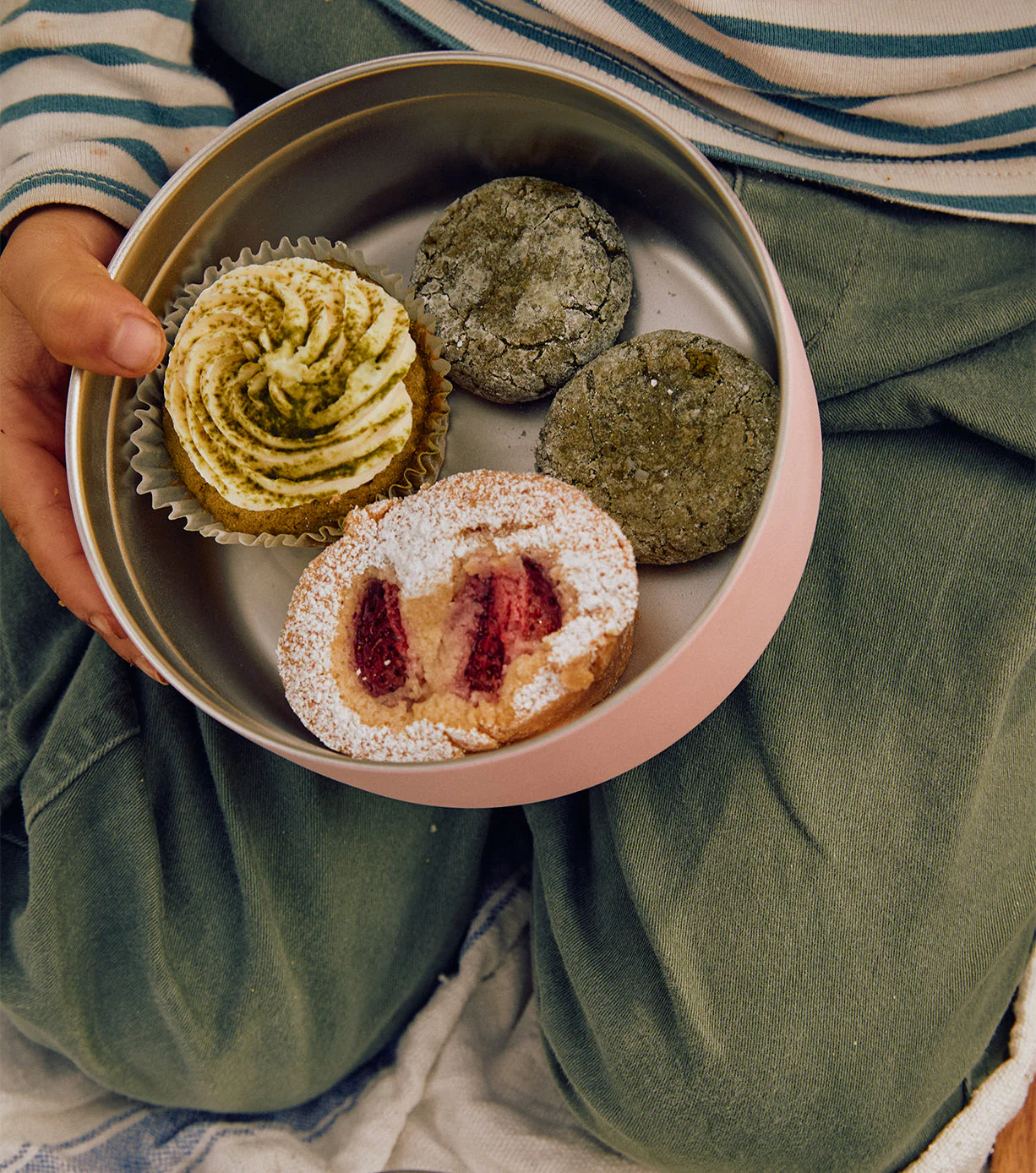 Stainless Steel Bowl with Glass Lid - 1,500ml - Image 16